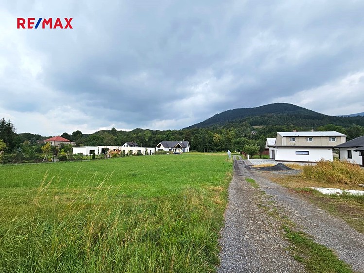 Prodej  stavebního pozemku 2 158 m² - foto 3