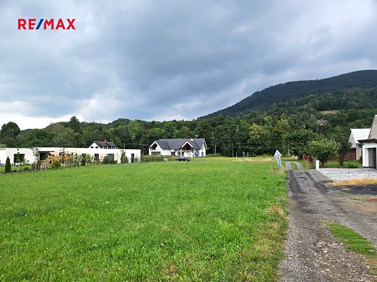 Prodej  stavebního pozemku 2 158 m² - foto 6