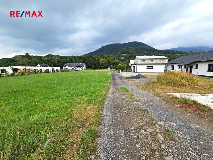 Prodej  stavebního pozemku 2 158 m² - foto 5