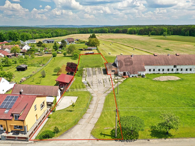Prodej stavebního pozemku 2 376 m² - foto 2