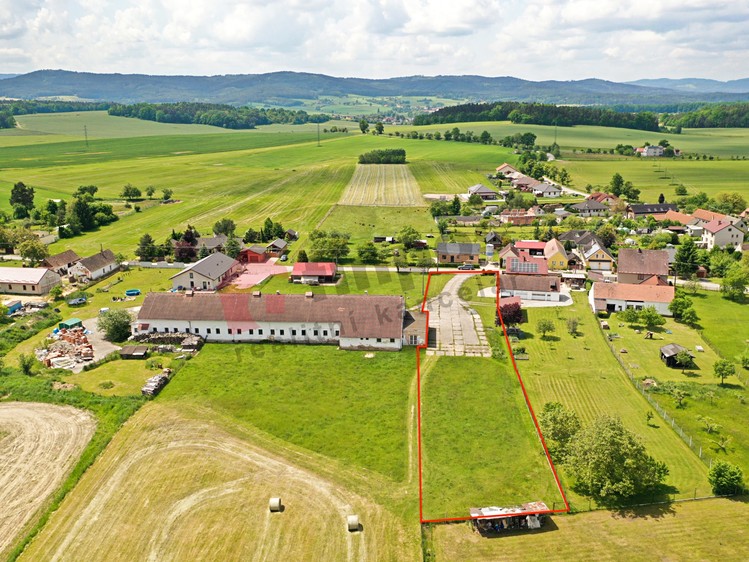 Prodej stavebního pozemku 2 376 m² - foto 4