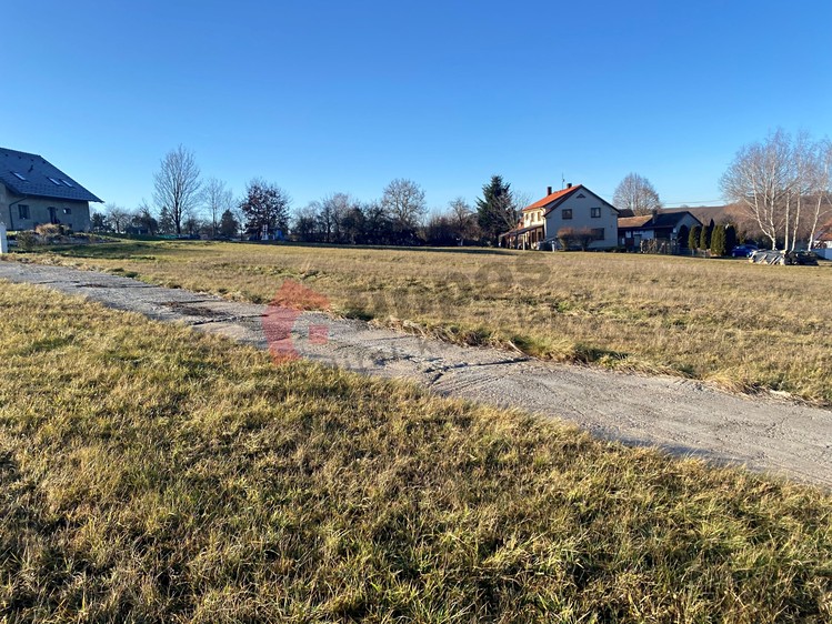Prodej stavebního pozemku 1 702 m² - foto 2