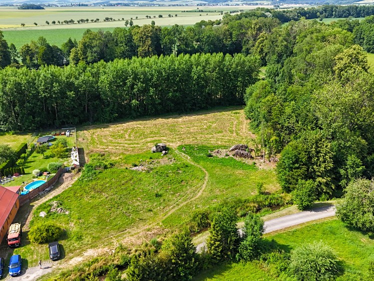 Prodej stavebního pozemku 6 794 m² - foto 1