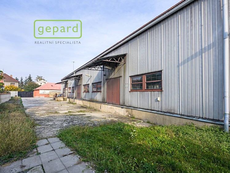 Prodej komerčního pozemku 1 827 m² - foto 1