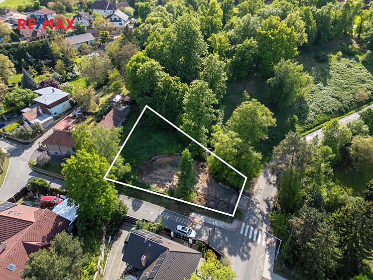Prodej stavebního pozemku 800 m² - foto 3