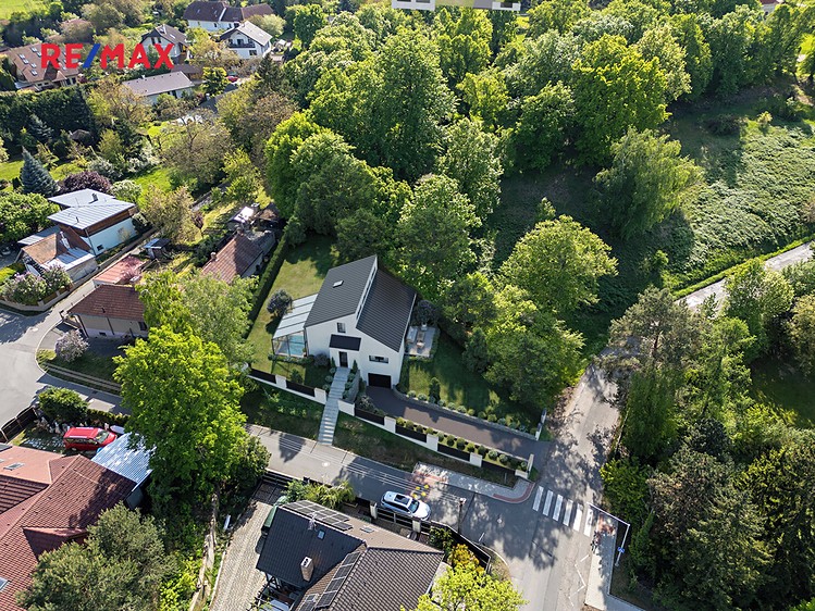 Prodej stavebního pozemku 800 m² - foto 5