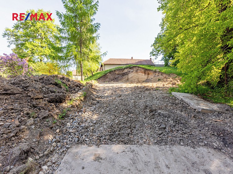 Prodej stavebního pozemku 800 m² - foto 6