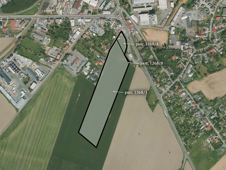 Prodej podílu 5/16 stavebního pozemku 12 350 m² - foto 1