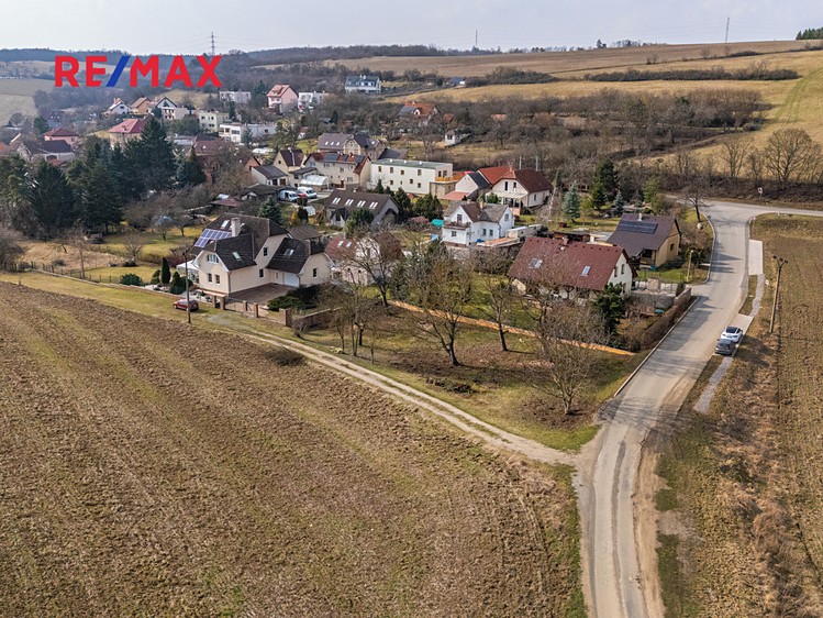 Prodej stavebního pozemku 1 045 m² - foto 7