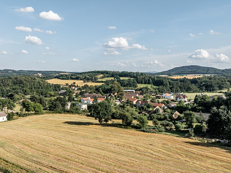 Prodej stavebního pozemku 7 150 m² - foto 1