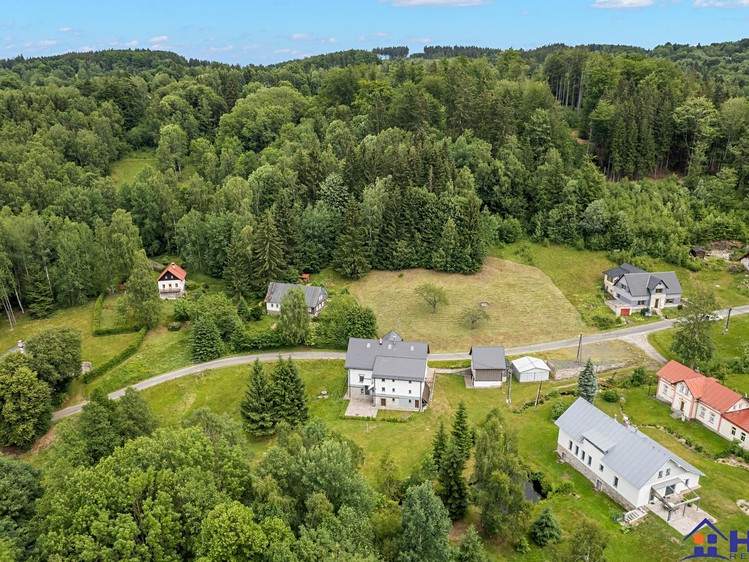 Prodej stavebního pozemku 2 235 m² - foto 8