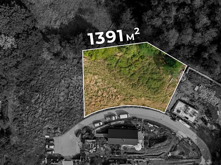 Prodej stavebního pozemku 1 391 m² - foto 2