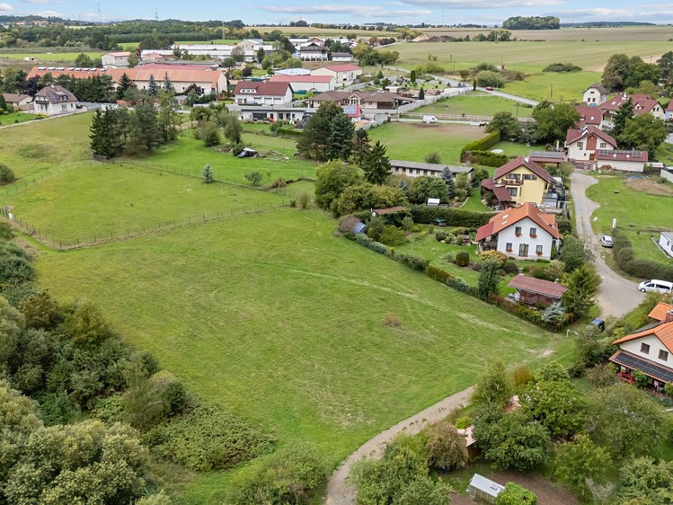 Prodej stavebního pozemku 1 042 m² - foto 3