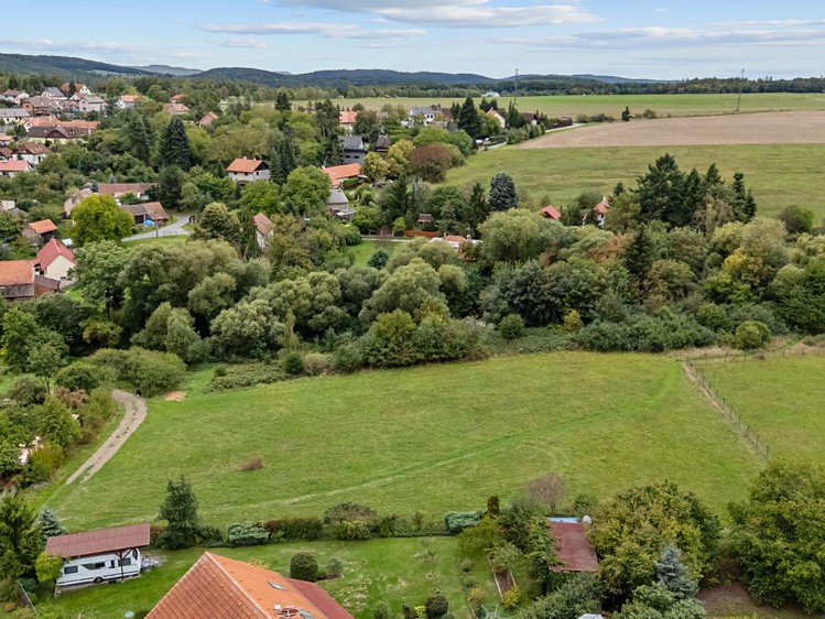 Prodej stavebního pozemku 1 042 m² - foto 6