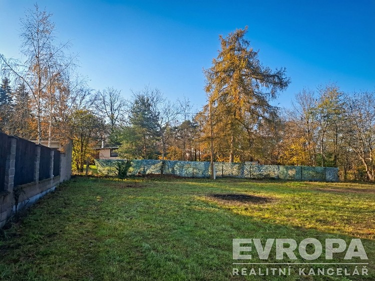 Prodej stavebního pozemku 1 495 m² - foto 1