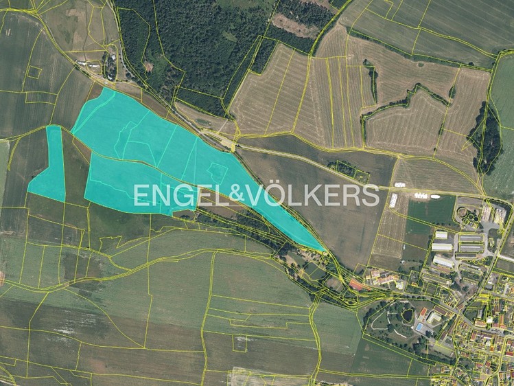 Prodej pole 174 636 m² - foto 1