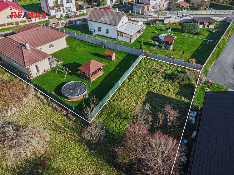 Prodej stavebního pozemku 1 424 m² - foto 6