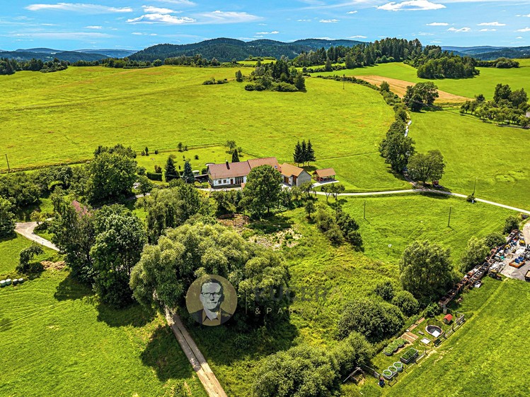 Prodej stavebního pozemku 1 005 m² - foto 1