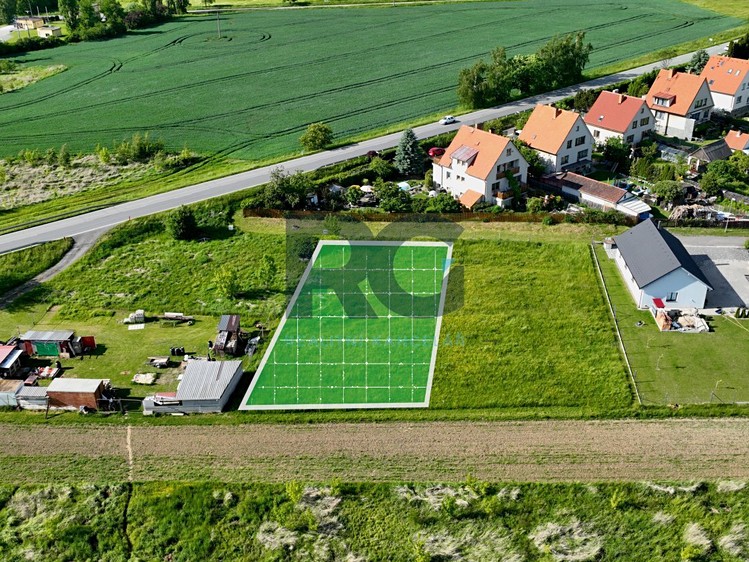 Prodej stavebního pozemku 985 m² - foto 1