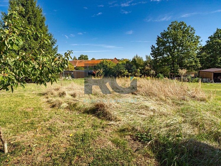 Prodej stavebního pozemku 792 m² - foto 3