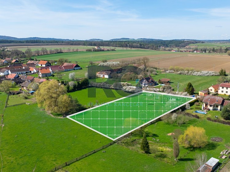 Prodej stavebního pozemku 3 801 m² - foto 1