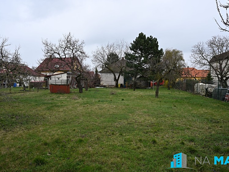 Prodej stavebního pozemku 1 211 m² - foto 3