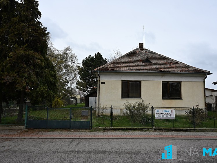 Prodej stavebního pozemku 1 211 m² - foto 6