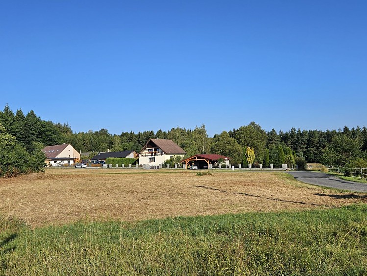 Prodej stavebního pozemku 1 700 m² - foto 6