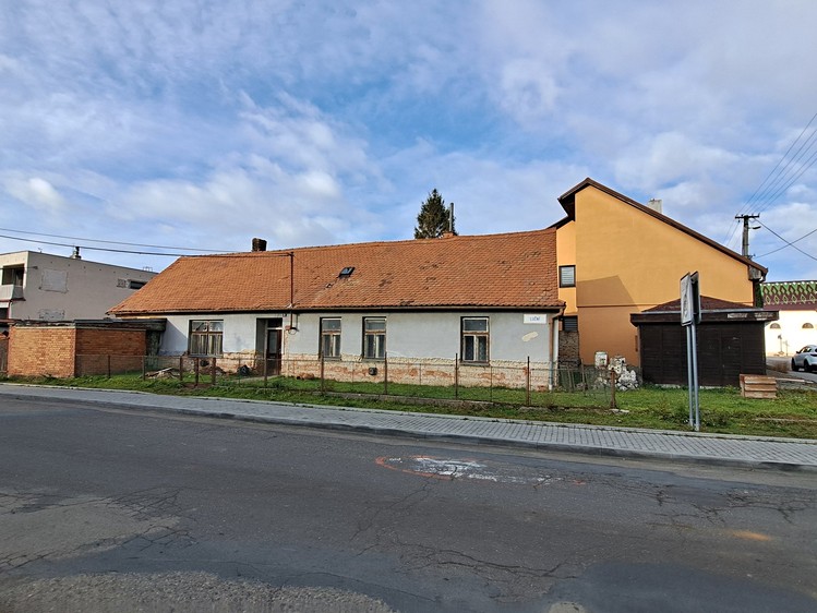Prodej stavebního pozemku 390 m² - foto 2