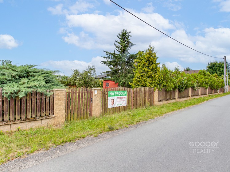 Prodej stavebního pozemku 1 300 m² - foto 4