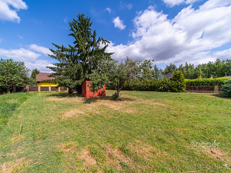 Prodej stavebního pozemku 1 300 m² - foto 5
