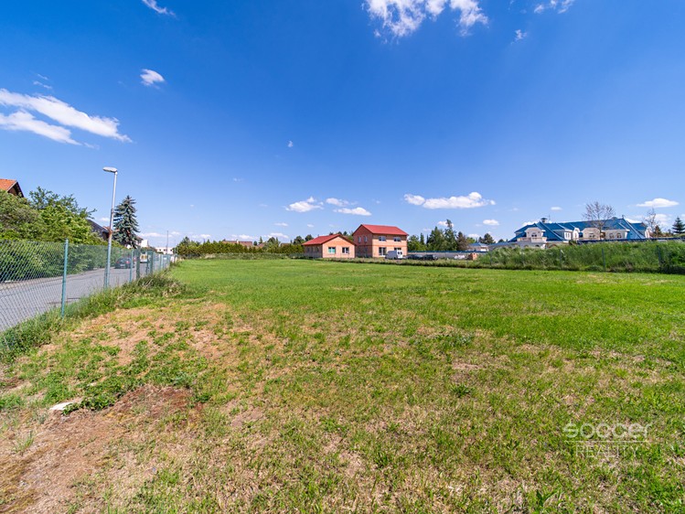 Prodej stavebního pozemku 2 582 m² - foto 1