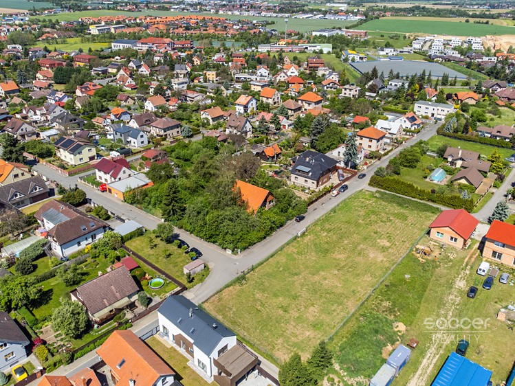Prodej stavebního pozemku 2 582 m² - foto 3