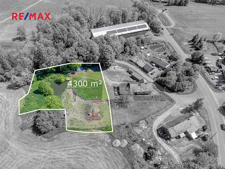 Prodej stavebního pozemku 4 000 m² - foto 1