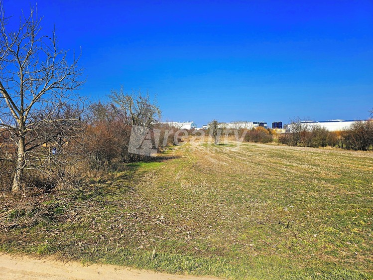 Prodej stavebního pozemku 2 719 m² - foto 6