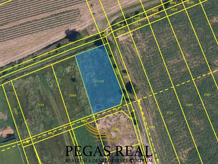 Prodej stavebního pozemku 1 021 m² - foto 1