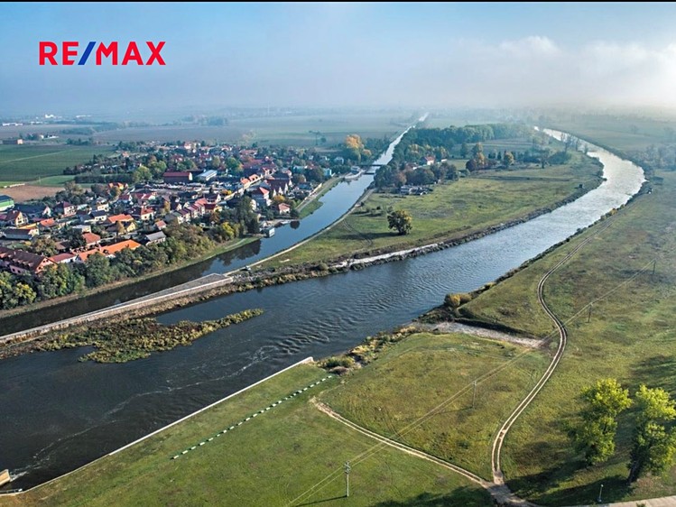 Prodej stavebního pozemku 9 808 m² - foto 1