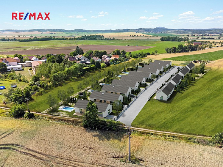 Prodej stavebního pozemku 9 808 m² - foto 3