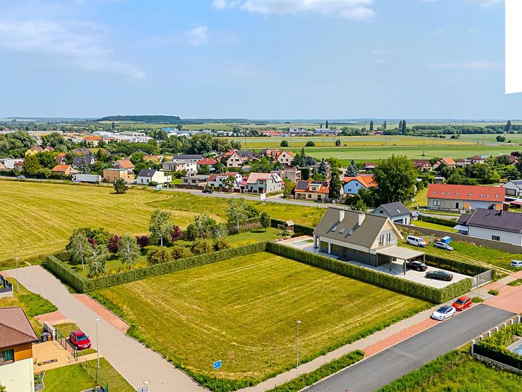 Prodej stavebního pozemku 2 396 m² - foto 2