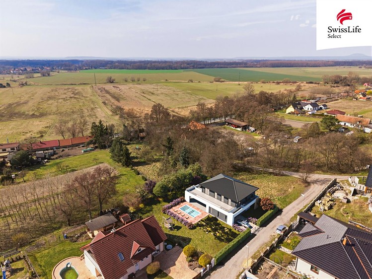 Prodej stavebního pozemku 1 054 m² - foto 1