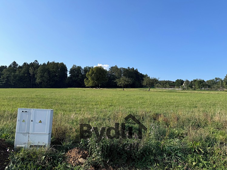 Prodej stavebního pozemku 1 012 m² - foto 2