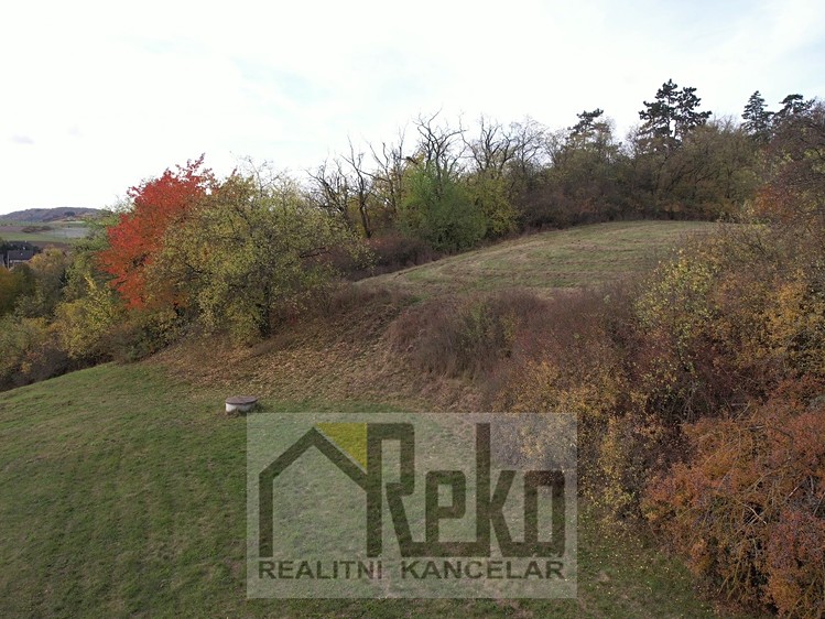 Prodej stavebního pozemku 1 689 m² - foto 4