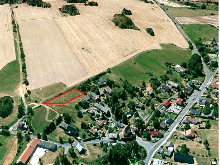 Prodej stavebního pozemku 2 085 m² - foto 1
