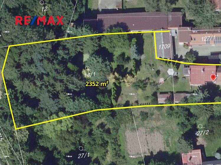 Prodej stavebního pozemku 2 352 m² - foto 3