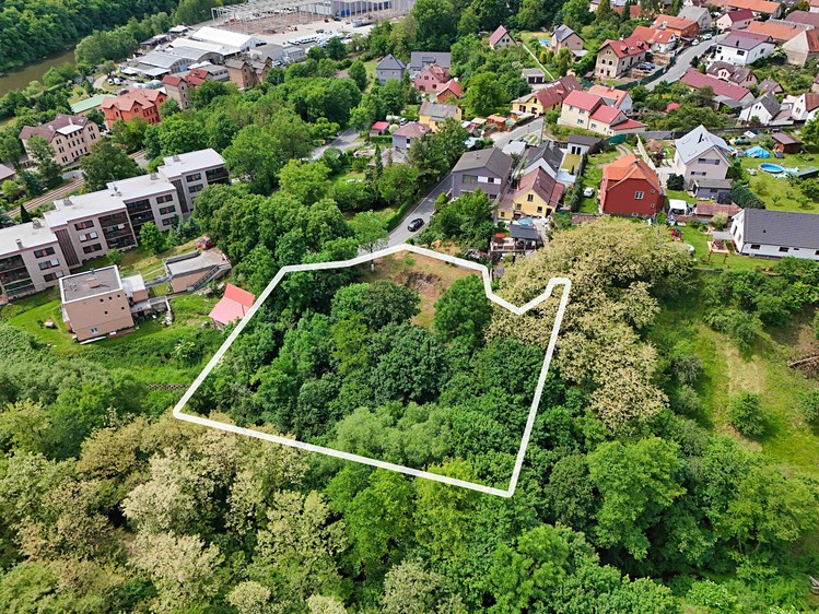Prodej stavebního pozemku 2 052 m² - foto 3