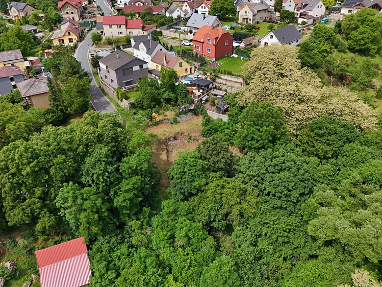Prodej stavebního pozemku 2 052 m² - foto 6