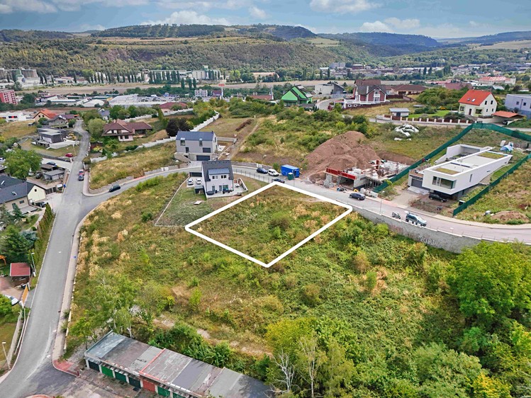 Prodej stavebního pozemku 810 m² - foto 4