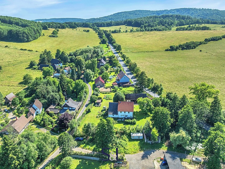 Prodej  stavebního pozemku 1 527 m² - foto 5