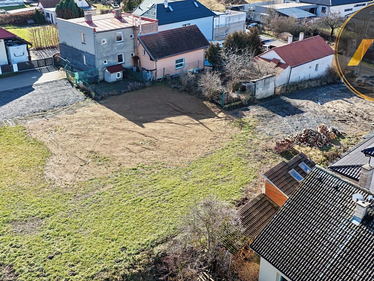 Prodej stavebního pozemku 1 356 m² - foto 1