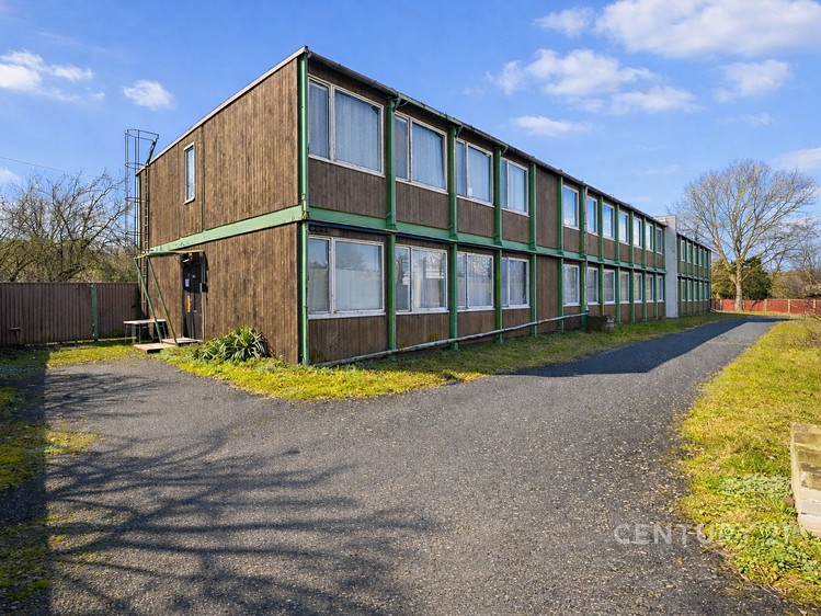 Prodej stavebního pozemku 2 692 m² - foto 2